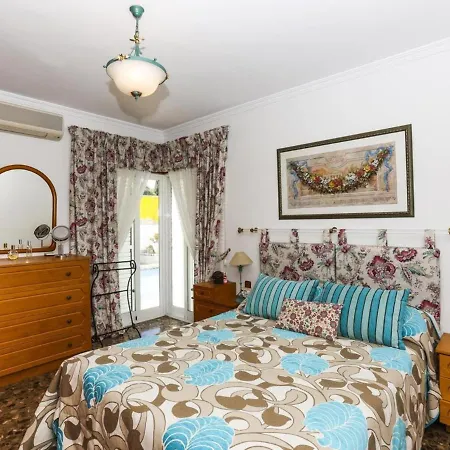Denia, 4 Dormitorios, 7 Personas - Es-262-44 Villa Dénia